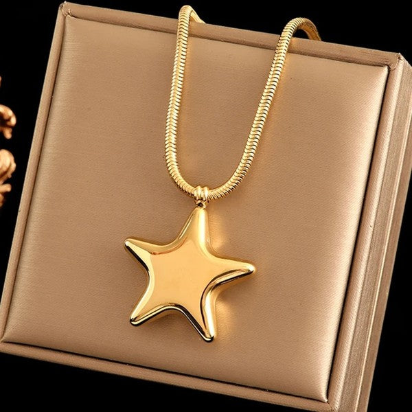 STAR NECKLACE